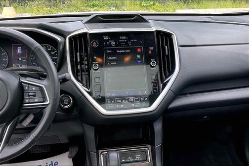 Crystal White Pearl 2024 Subaru Ascent Touring 7-Passenger