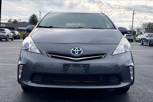 2014 Toyota Prius v Two