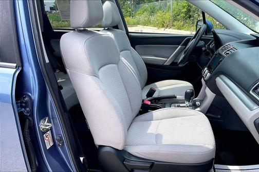 Quartz Blue Pearl 2017 Subaru Forester 2.5i Premium