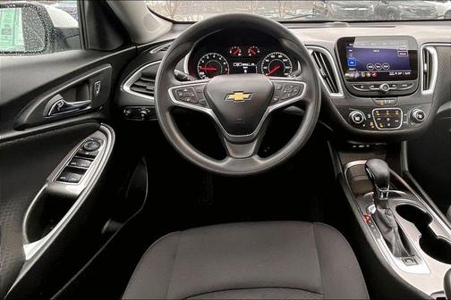 2022 Chevrolet Malibu FWD LT