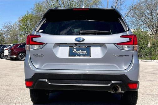 Ice Silver Metallic 2023 Subaru Forester Premium