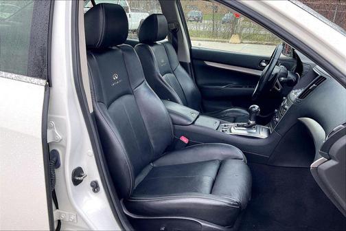 Moonlight White 2013 INFINITI G37x Base