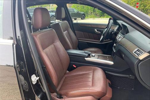 Obsidian Black Metallic 2014 Mercedes-Benz E-Class 4MATIC
