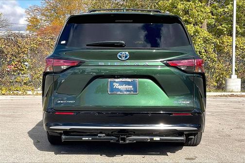 2025 Toyota Sienna Platinum