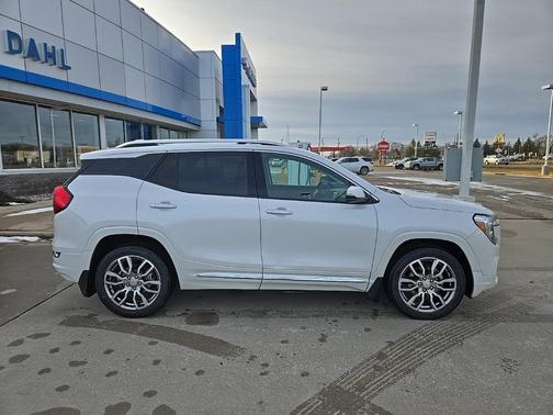 2023 GMC Terrain Denali