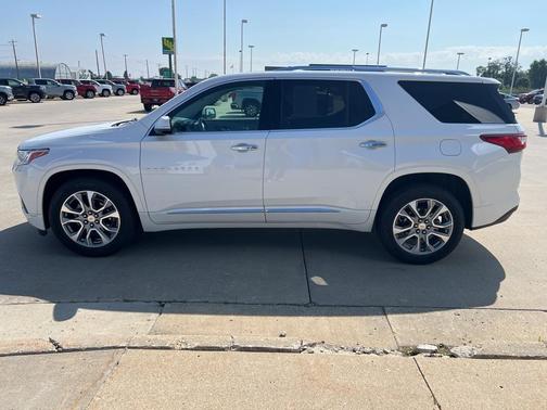2021 Chevrolet Traverse Premier
