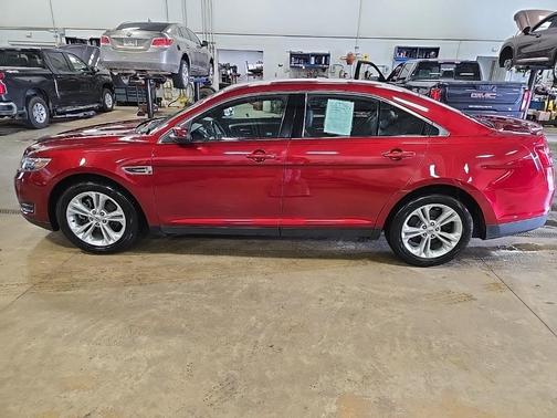 2015 Ford Taurus SEL