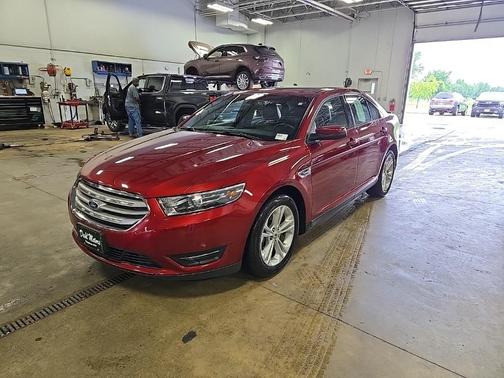 2015 Ford Taurus SEL