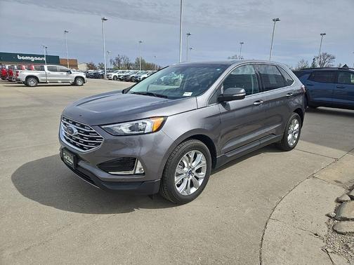 Gray Metallic 2022 Ford Edge Titanium