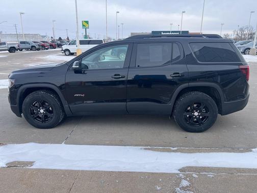 2023 GMC Acadia AT4