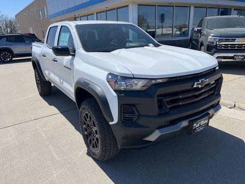 Summit White 2026 Chevrolet Colorado Trail Boss