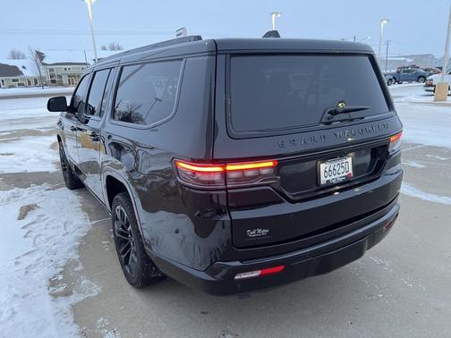 2023 Jeep Grand Wagoneer L Series III