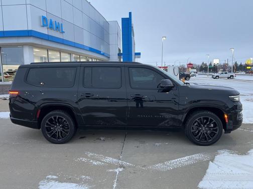 2023 Jeep Grand Wagoneer L Series III