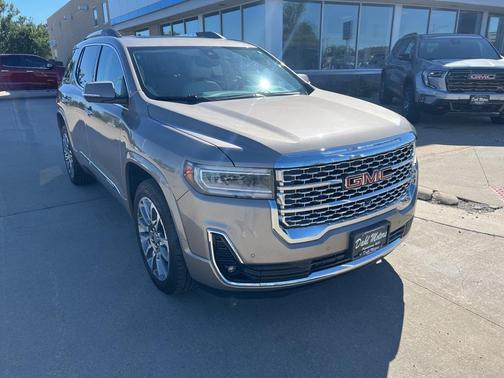 2022 GMC Acadia Denali