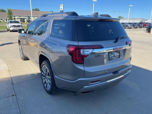 2022 GMC Acadia Denali