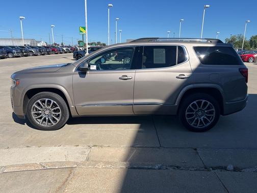 2022 GMC Acadia Denali