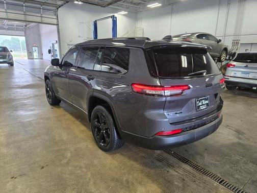 2021 Jeep Grand Cherokee L Laredo