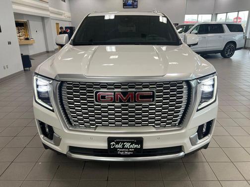 White Frost Tri-Coat 2023 GMC Yukon Denali