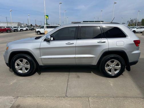 Bright Silver Clearcoat Metallic 2012 Jeep Grand Cherokee Limited