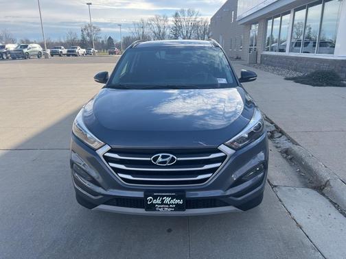 2017 Hyundai TUCSON Night