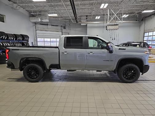 2025 Chevrolet Silverado 3500 LT