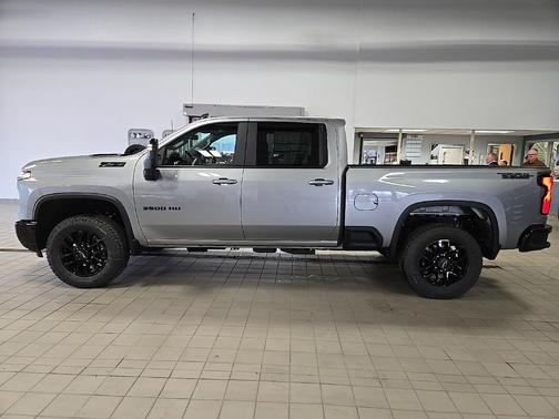 2025 Chevrolet Silverado 3500 LT