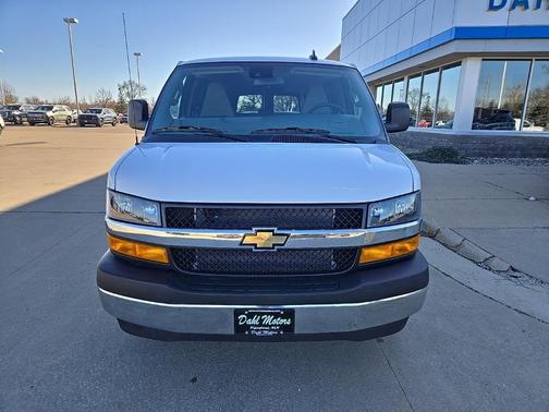 2025 Chevrolet Express 3500 LT