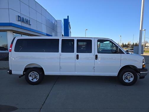 2025 Chevrolet Express 3500 LT