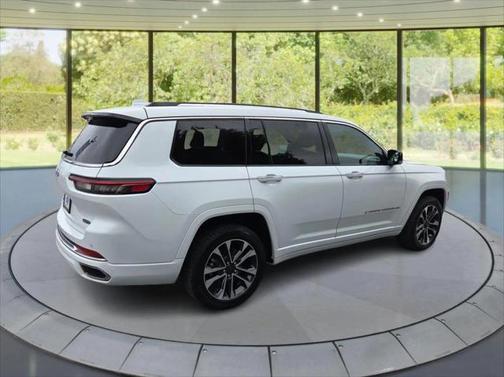 2022 Jeep Grand Cherokee L Overland 4x4