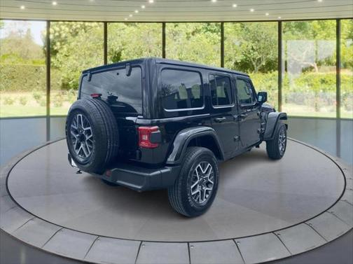 2024 Jeep Wrangler 4-Door Sahara 4x4