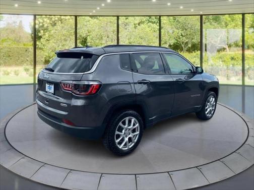 2022 Jeep Compass Latitude Lux 4x4