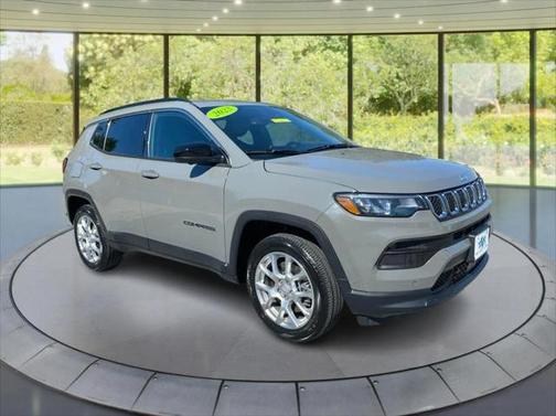 2023 Jeep Compass Latitude Lux FWD