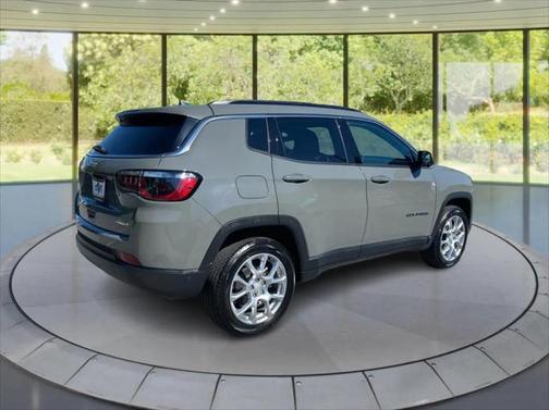 2023 Jeep Compass Latitude Lux FWD