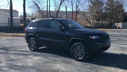 Photo 3 of 24 of 2020 Jeep Grand Cherokee Trailhawk