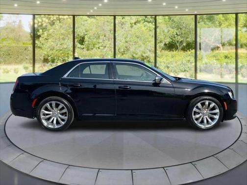 2020 Chrysler 300 Touring L