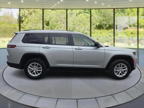 2023 Jeep Grand Cherokee L Laredo 4x4