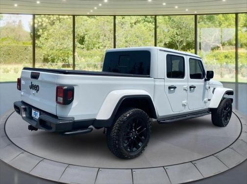2024 Jeep Gladiator Nighthawk
