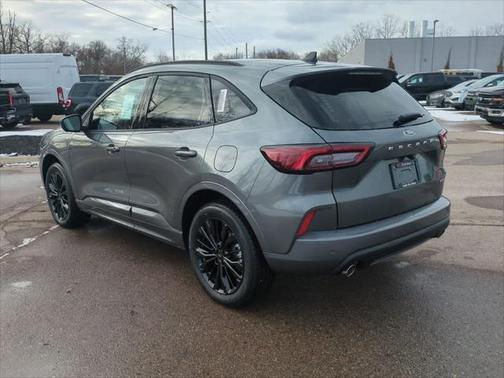 2025 Ford Escape ST-Line Elite
