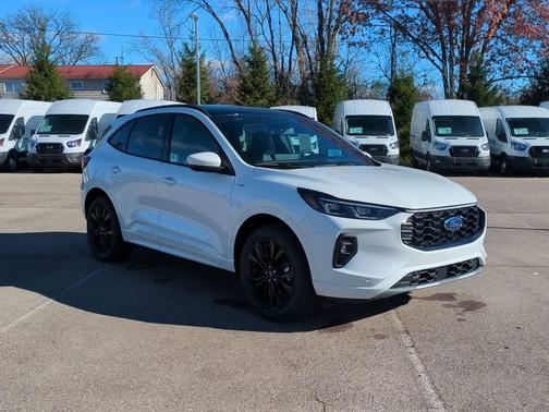 2026 Ford Escape ST-Line Elite