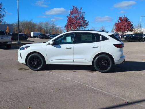 2026 Ford Escape ST-Line Elite