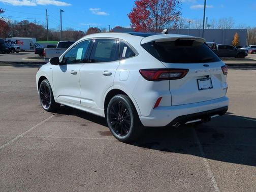 2026 Ford Escape ST-Line Elite