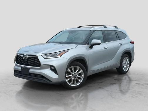 Silver 2021 Toyota Highlander Limited