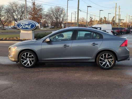 2017 Volvo S60 T5 Dynamic