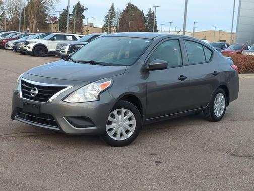 2017 Nissan Versa 1.6 S+
