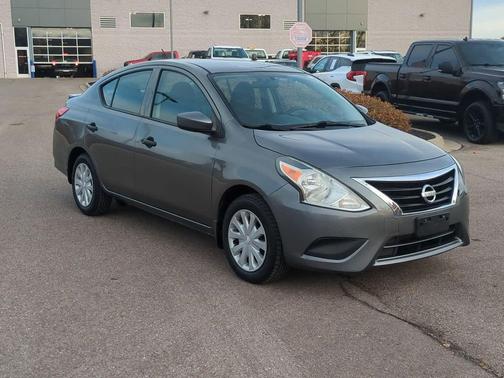 2017 Nissan Versa 1.6 S+