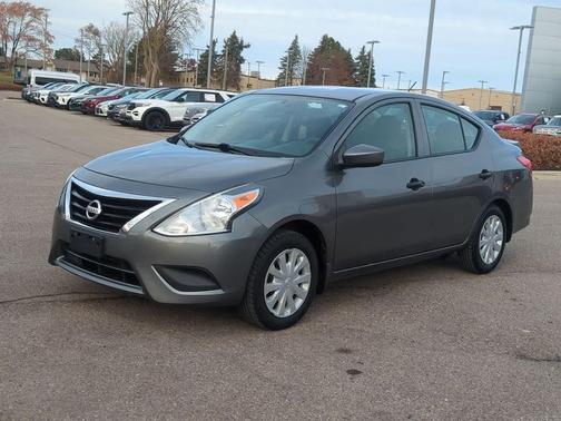 2017 Nissan Versa 1.6 S+