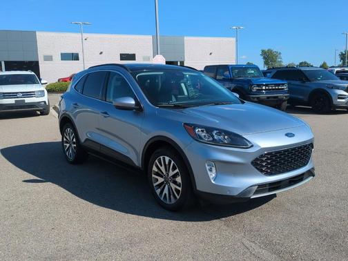 2022 Ford Escape Titanium