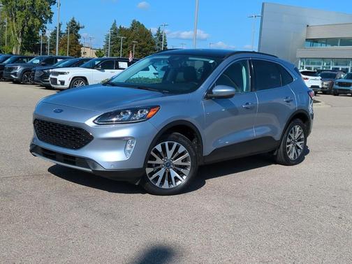 2022 Ford Escape Titanium
