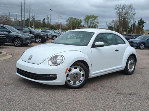 Pure White 2016 Volkswagen Beetle 1.8T Classic