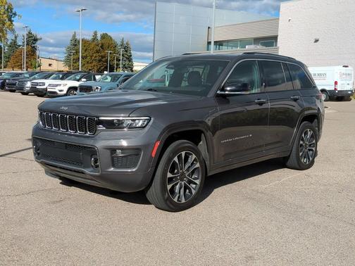 2022 Jeep Grand Cherokee Overland